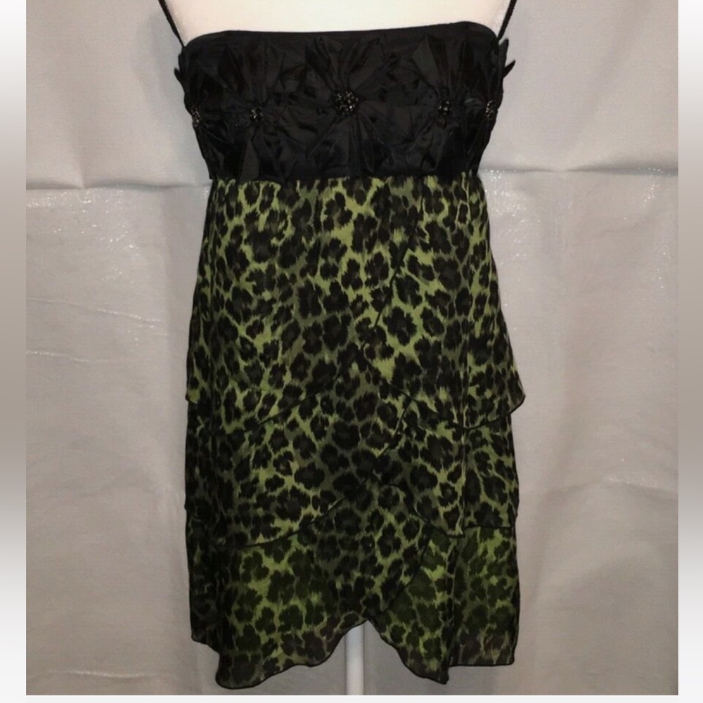 Stylish Alice + Olivia Black and Green Leopard Print Dress
